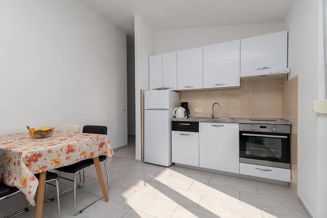 Apartmani Grga Trogir 0*,  Croatia
