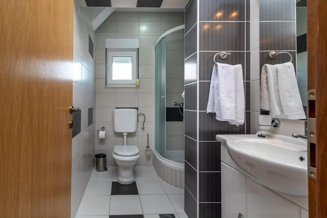 Apartmani Grga Trogir 0*,