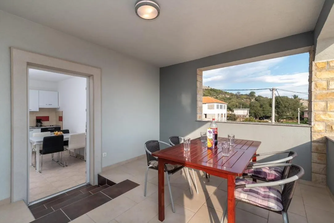 Apartmani Grga Trogir 0*,