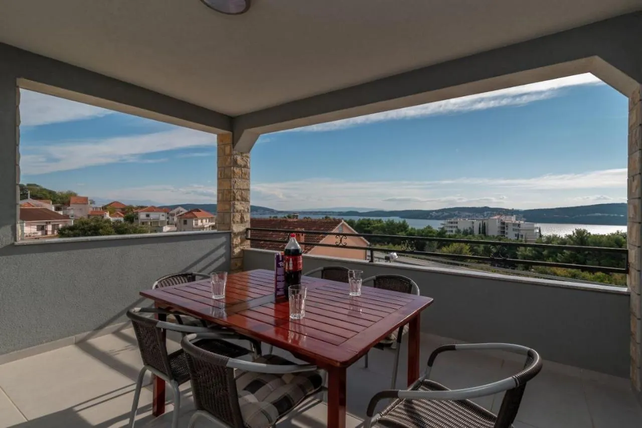 Apartmani Grga Trogir 0*,  Croatia